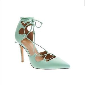 Banana Republic Dakota Lace Up Pump
